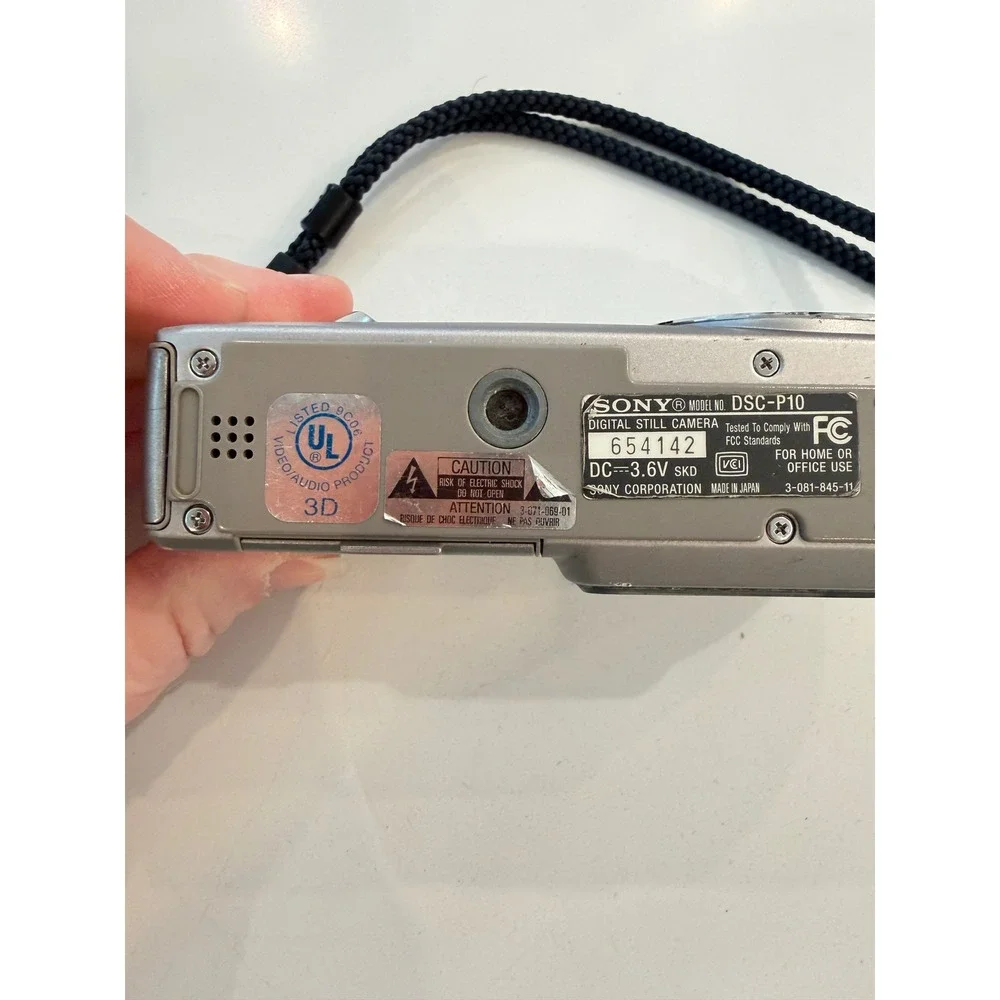 Sony Cyber-shot DSC-P10 5.0MP Digital Camera Silver 3x Optical Zoom Y2K Vintage